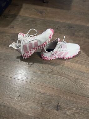 adidas White and Pink Running Sneakers size 6 women’s
